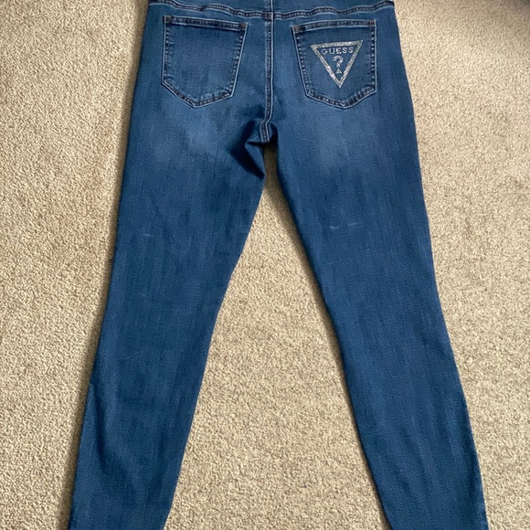 Guess Jeans - Picture 2 of 4